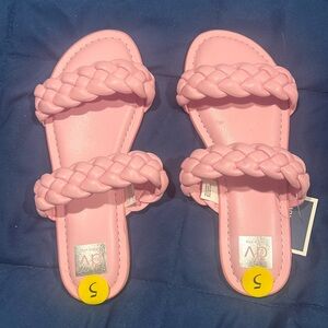 BRAND NEW size 5 Dolce Vita Sandals